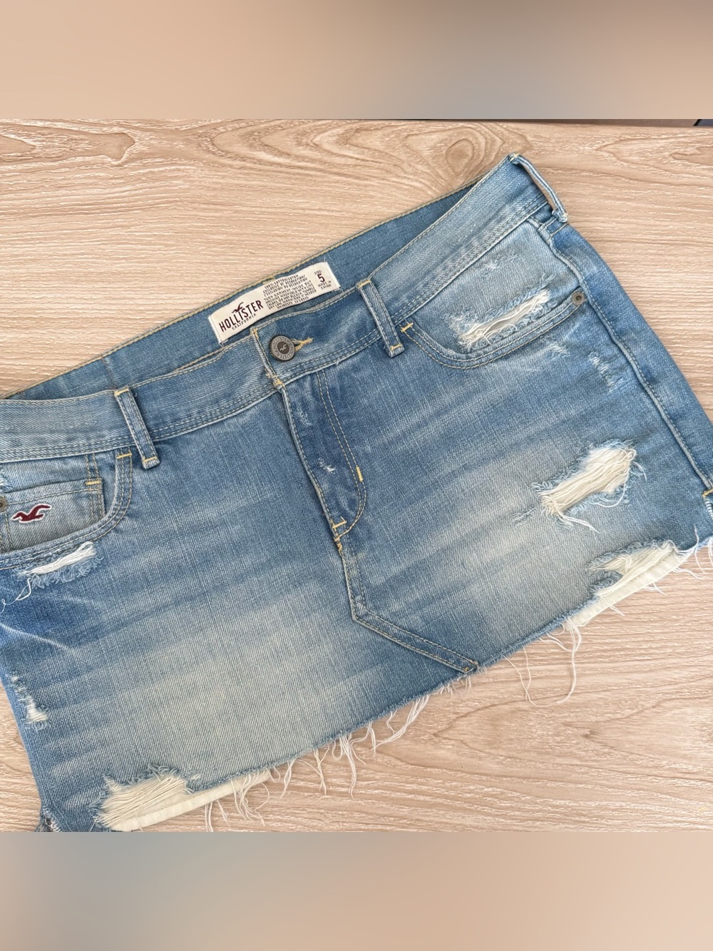 Hollister Size 5 Light Wash Low Rise Denim Mini Micro Skirt 2000s Y2K Distressed